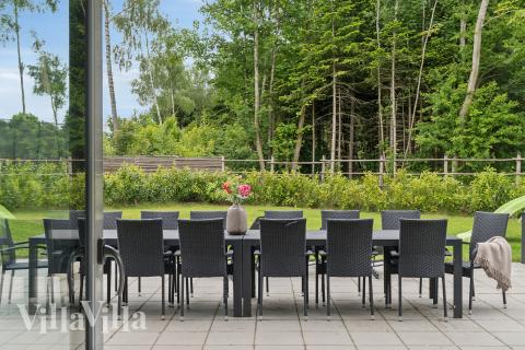 Genießen Sie einen Grillabend auf der Terrasse des Luxusferienhauses Nr. 584 in Nordseeland