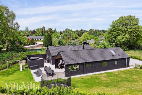 Dieses schöne Poolhaus Nr. 584 mit Platz für 14 Personen liegt in Nordseeland