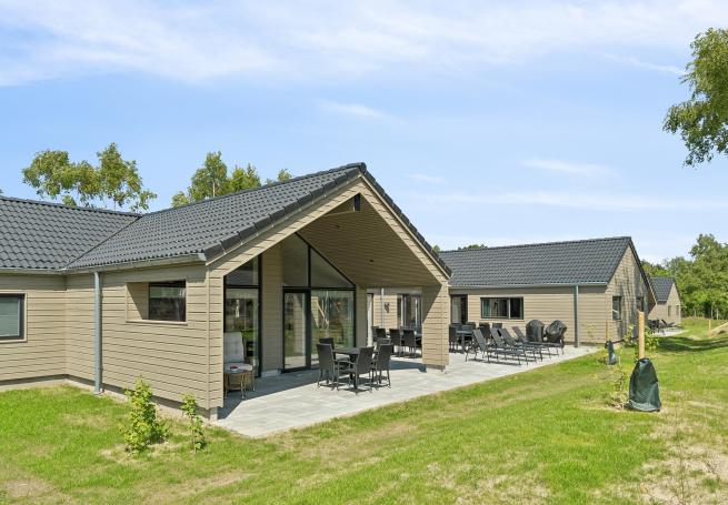 Dieses schöne Poolhaus Nr. 807 mit Platz für 26 Personen liegt in Ostjütland