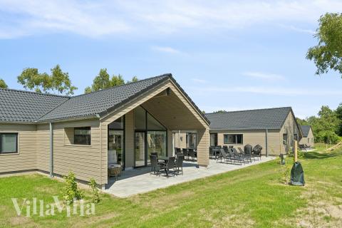 Dieses schöne Poolhaus Nr. 807 mit Platz für 26 Personen liegt in Ostjütland