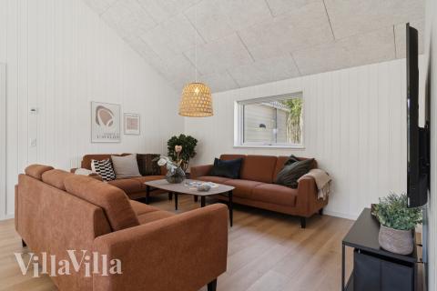 Die Couchecke im Luxusferienhaus Nr. 807 in Ostjütland.