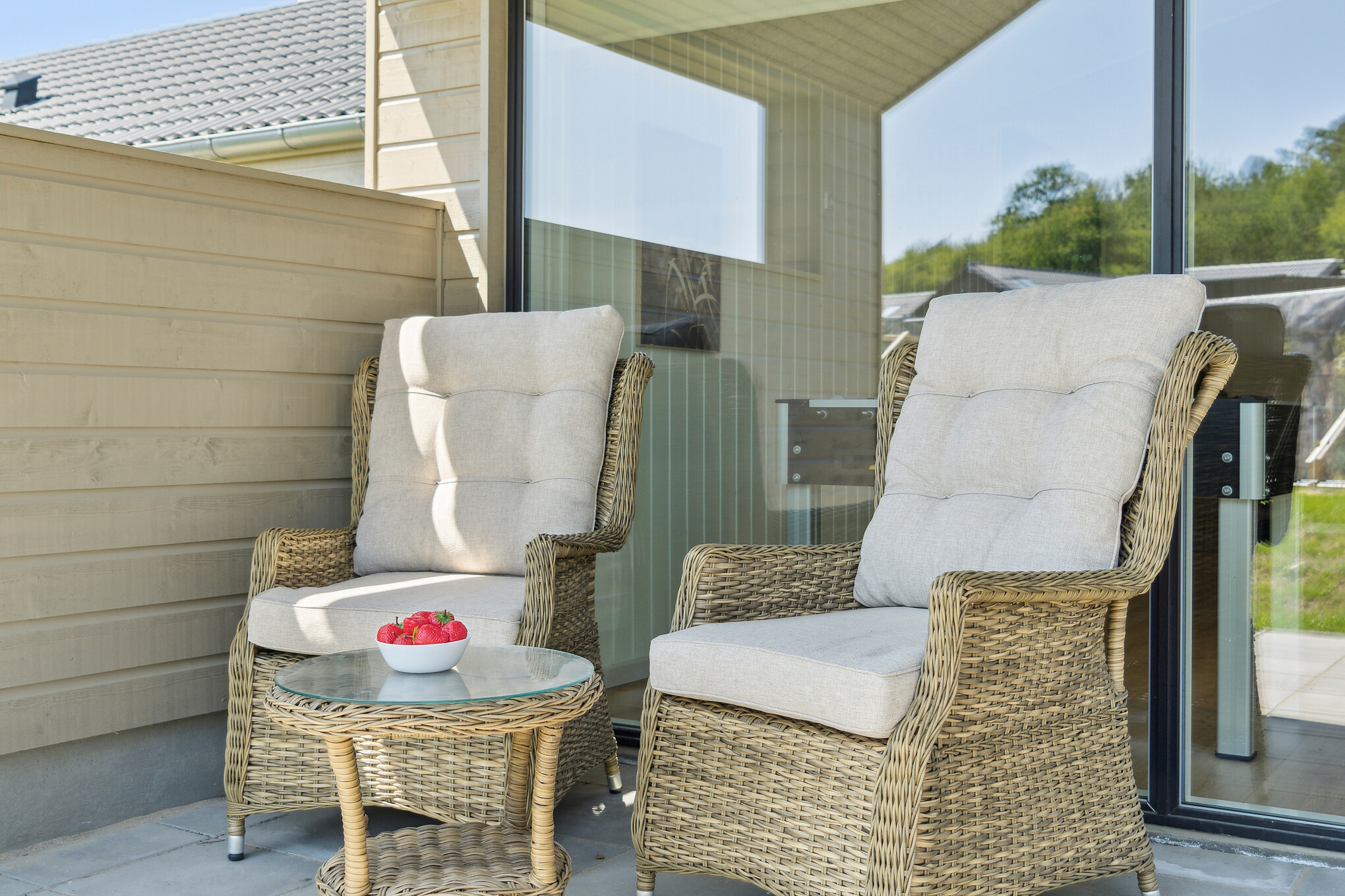 Das Luxusferienhaus Nr. 807 hat eine tolle Terrasse, die mit hochwertigen Gartenmöbeln für 26 Personen ausgestattet ist.