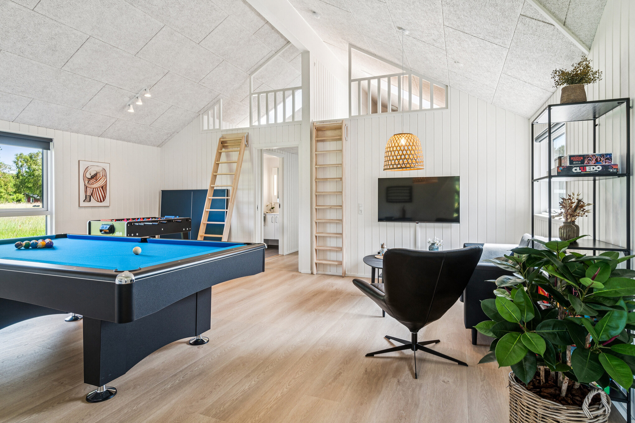 Aktivitätsraum im Luxusferienhaus Nr. 685 mit 5 Schlafzimmern und Platz für 14 Gäste.