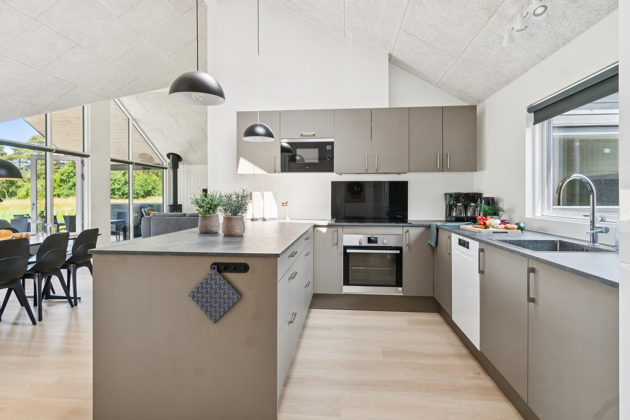 Die Küche im Luxusferienhaus Nr. 685 ist gut eingerichtet.