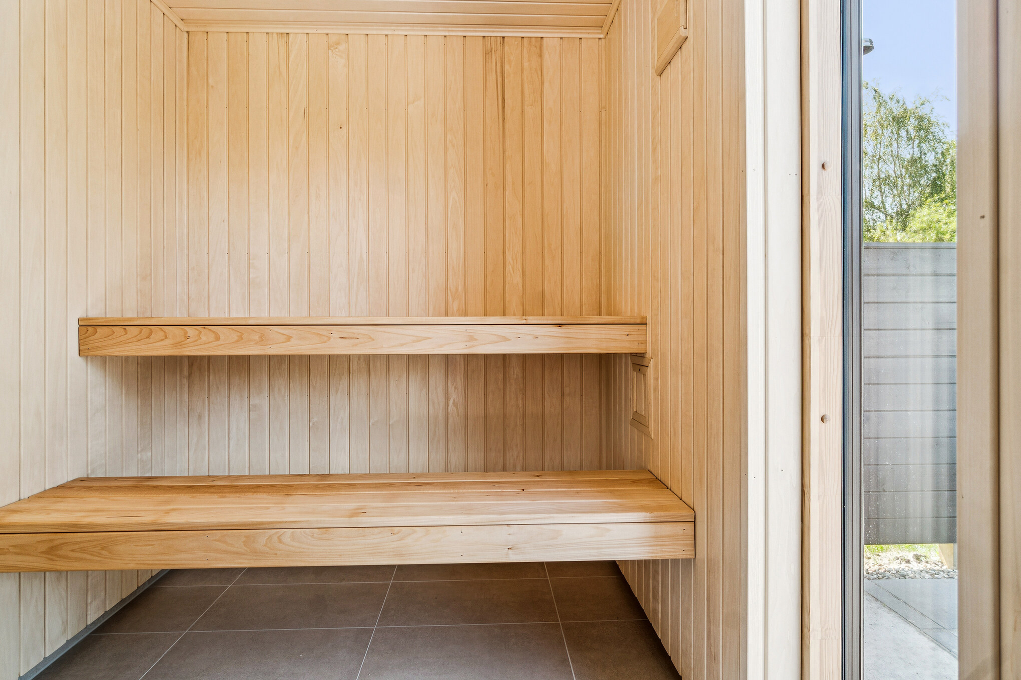 Genießen Sie die heiße Sauna im Luxusferienhaus Nr. 685 für 14 Personen