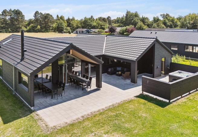 Dieses schöne Poolhaus Nr. 685 mit Platz für 14 Personen liegt in Nordseeland