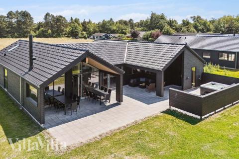 Dieses schöne Poolhaus Nr. 685 mit Platz für 14 Personen liegt in Nordseeland