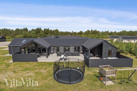 Dieses schöne Poolhaus Nr. 608 mit Platz für 26 Personen liegt in Westjütland