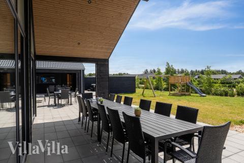Große Terrasse am Luxusferienhaus Nr. 605 in Westjütland.