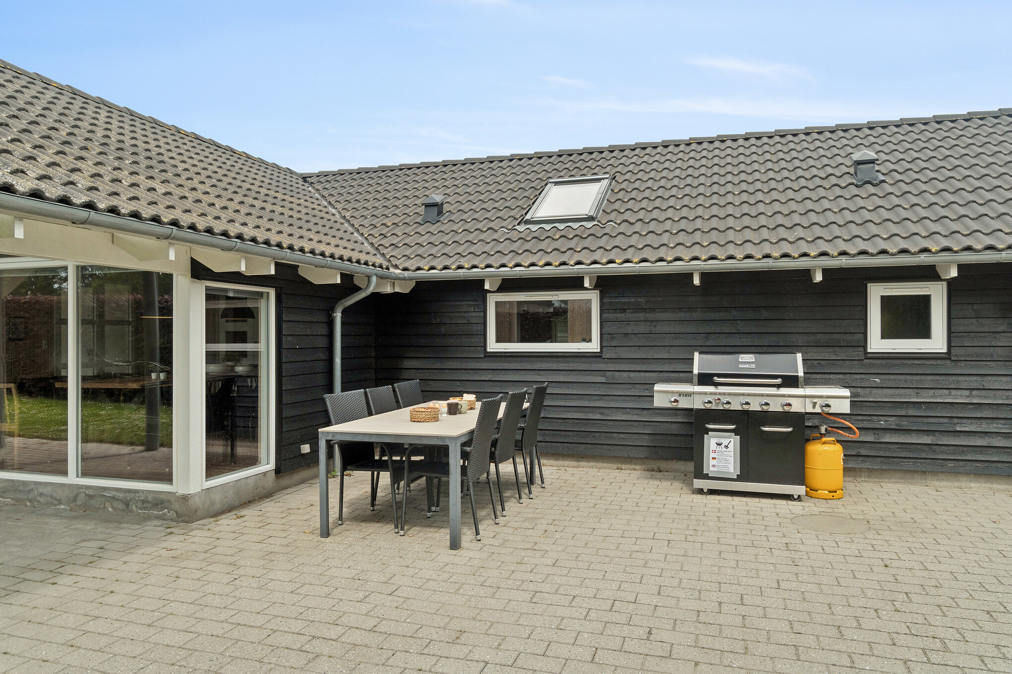 Auf der Terrasse des Ferienhauses Nr. 268 ist Platz für 14 Personen.