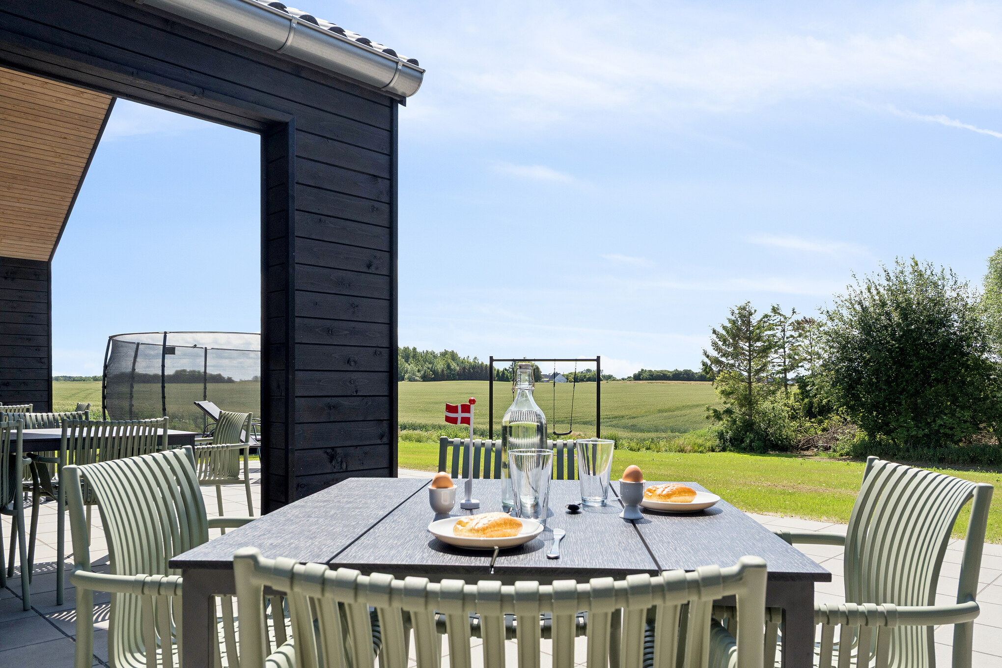 Das Luxusferienhaus Nr. 667 hat eine tolle Terrasse, die mit hochwertigen Gartenmöbeln für 18 Personen ausgestattet ist.