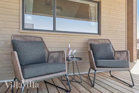 Auf der Terrasse des Ferienhauses Nr. 671 ist Platz für 20 Personen.