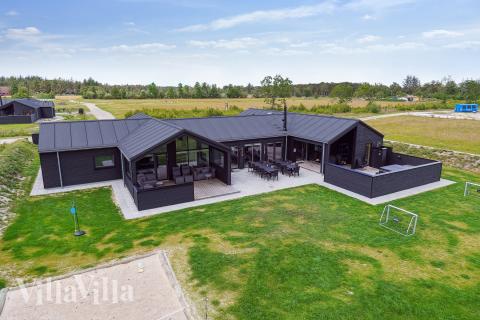 Dieses schöne Poolhaus Nr. 652 mit Platz für 20 Personen liegt in Nordjütland