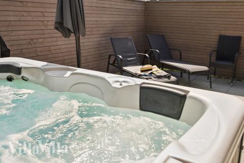 Das Luxusferienhaus Nr. 612 bietet u. a. einen tollen Whirlpool