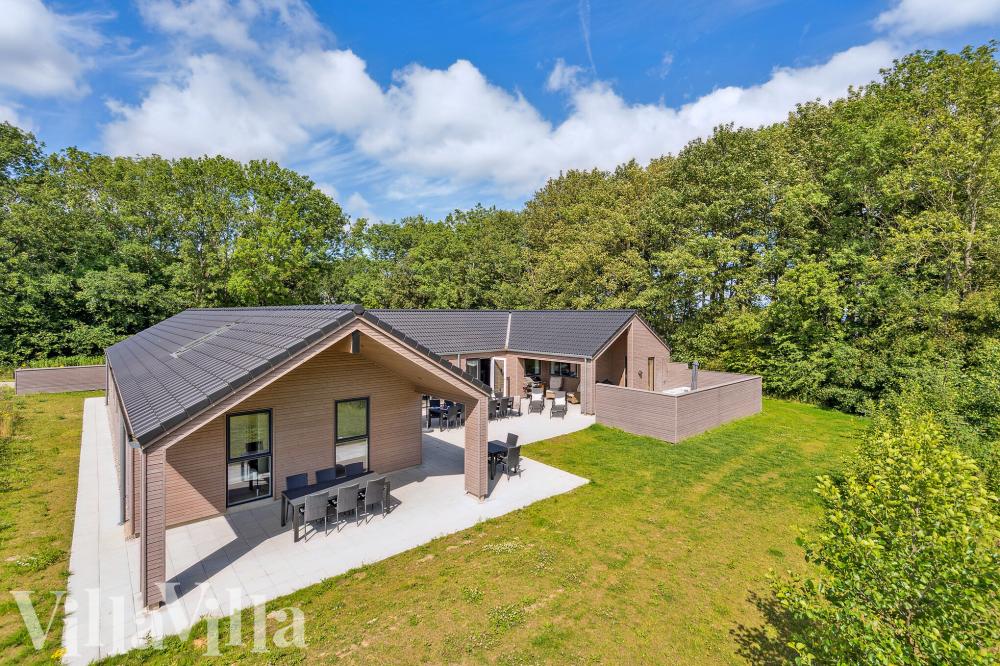 Dieses schöne Poolhaus Nr. 612 mit Platz für 24 Personen liegt in Südjütland