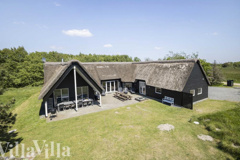 Dieses schöne Poolhaus Nr. 182 mit Platz für 20 Personen liegt in Südjütland