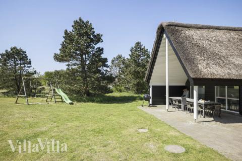Auf der Terrasse des Ferienhauses Nr. 182 ist Platz für 20 Personen.