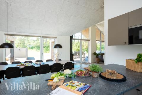 Die Küche in dem Luxusferienhaus Nr. 593 ist so gut ausgestattet, dass man problemlos Mahlzeiten für 14 Personen zubereiten kann.