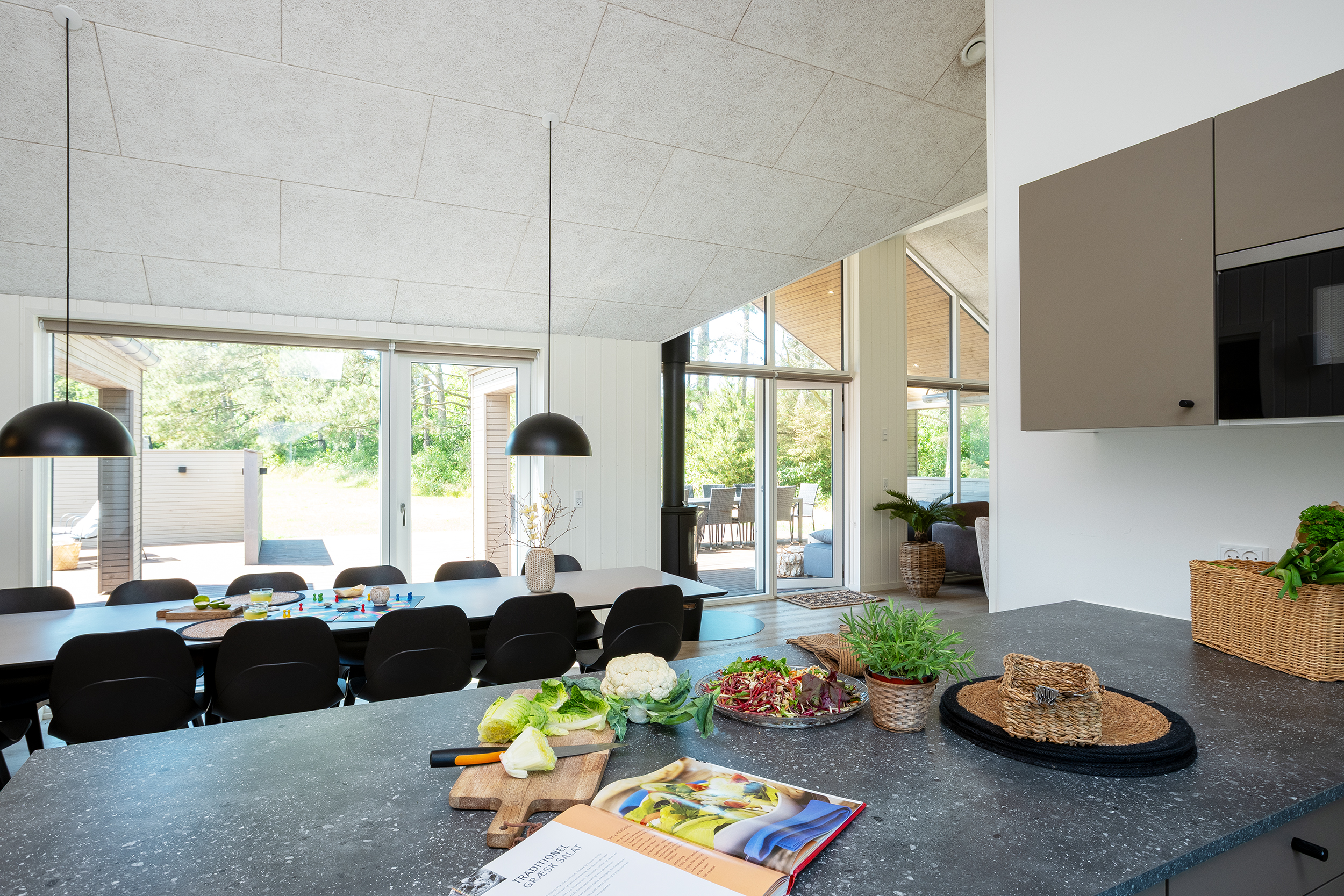 Die Küche in dem Luxusferienhaus Nr. 593 ist so gut ausgestattet, dass man problemlos Mahlzeiten für 14 Personen zubereiten kann.