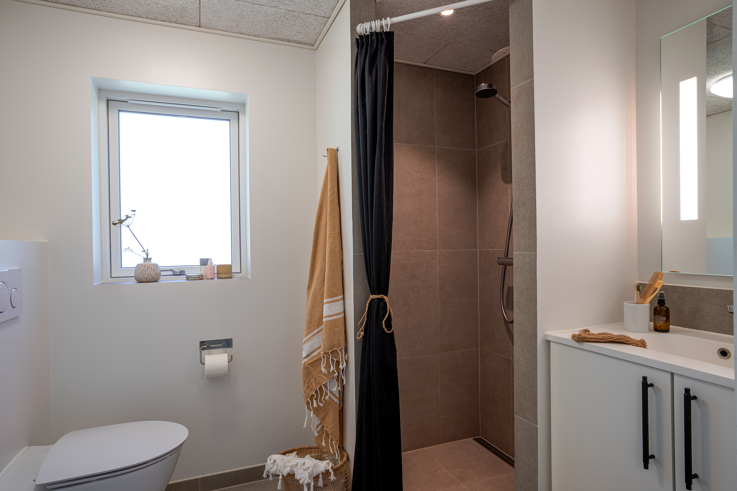 Eines der Badezimmer im Luxusferienhaus Nr. 593
