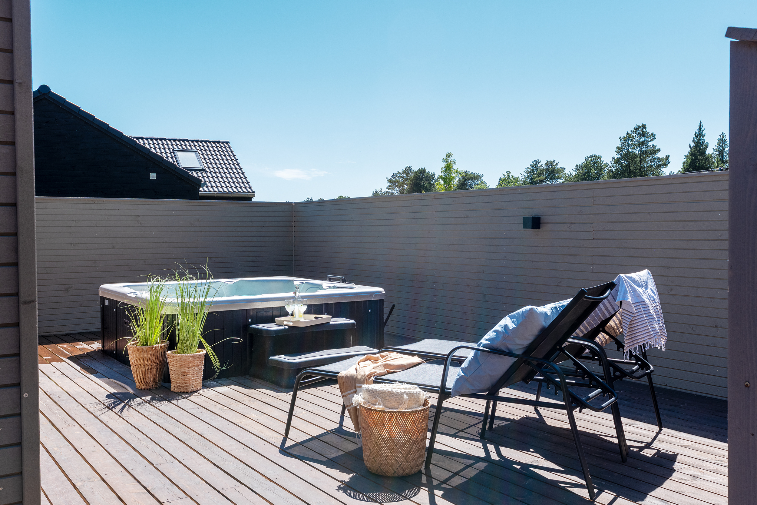 Im Luxusferienhaus Nr. 593 gibt es einen Whirlpool und 5 Schlafzimmer.