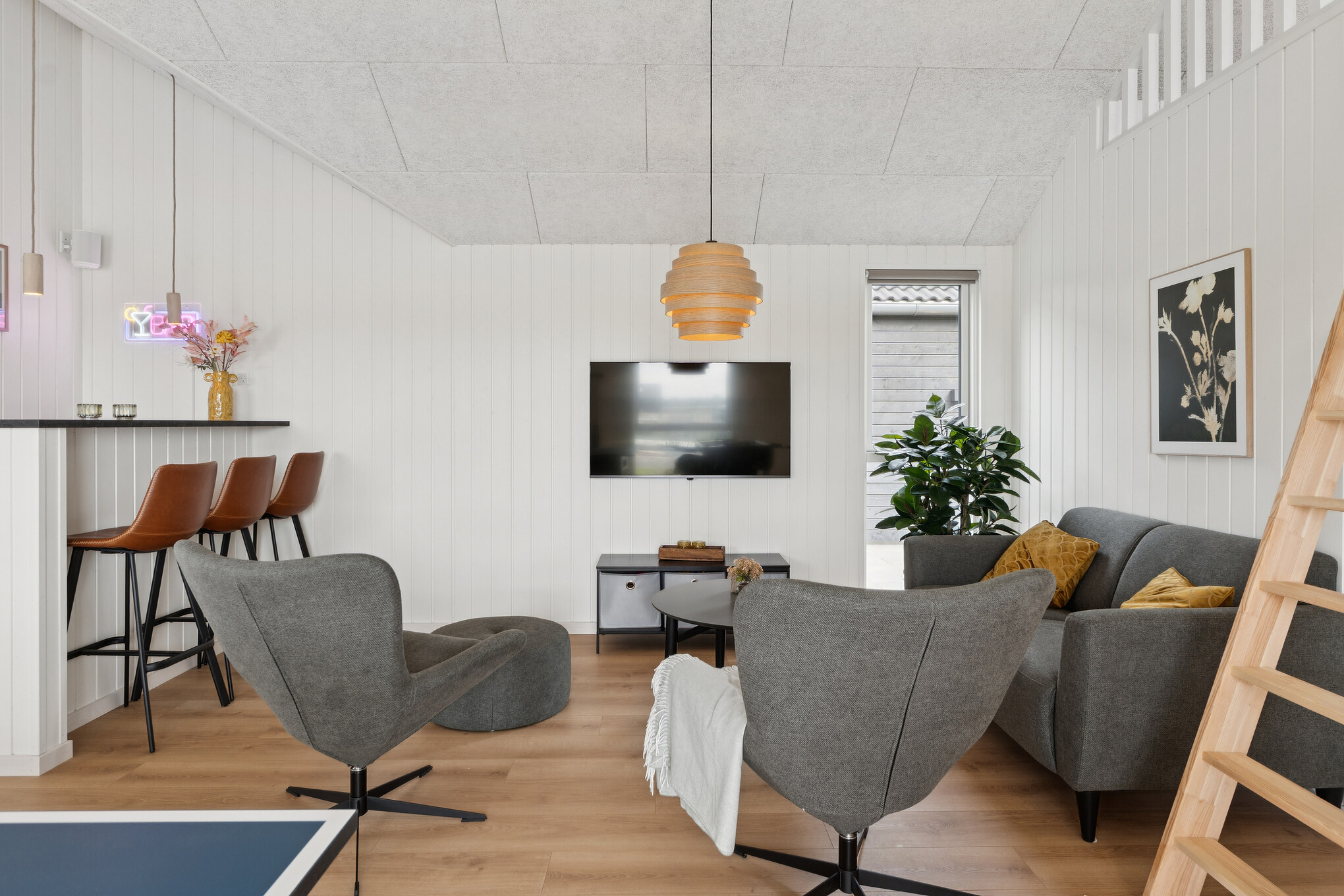 Das Luxusferienhaus 668 für 16 Personen hat einen großen Aktivitätsraum mit u. a. Billard und Darts