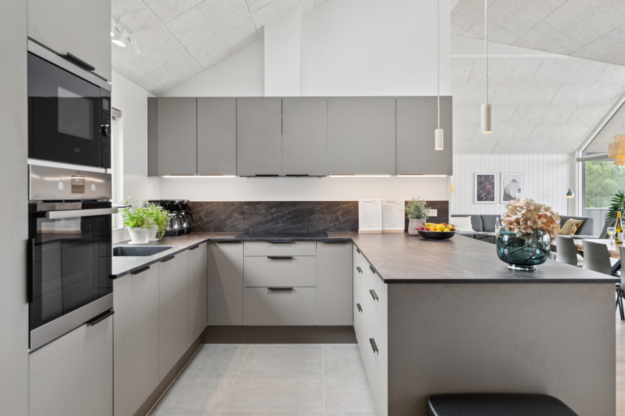 Die Küche in dem Luxusferienhaus Nr. 668 ist so gut ausgestattet, dass man problemlos Mahlzeiten für 16 Personen zubereiten kann.