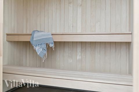 Genießen Sie die heiße Sauna im Luxusferienhaus Nr. 668 für 16 Personen