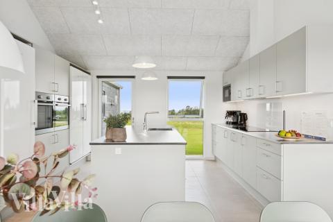 Die Küche in dem Luxusferienhaus Nr. 695 ist so gut ausgestattet, dass man problemlos Mahlzeiten für 20 Personen zubereiten kann.