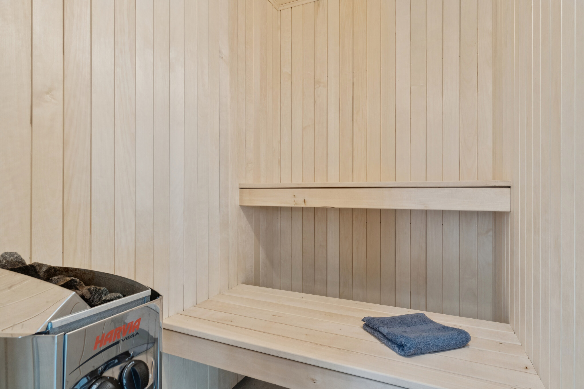 Genießen Sie die heiße Sauna im Luxusferienhaus Nr. 811 für 16 Personen