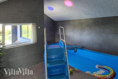 Der schicke Pool im Luxusferienhaus Nr. 668 für 16 Personen