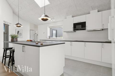 Die Küche in dem Luxusferienhaus Nr. 817 ist so gut ausgestattet, dass man problemlos Mahlzeiten für 24 Personen zubereiten kann.