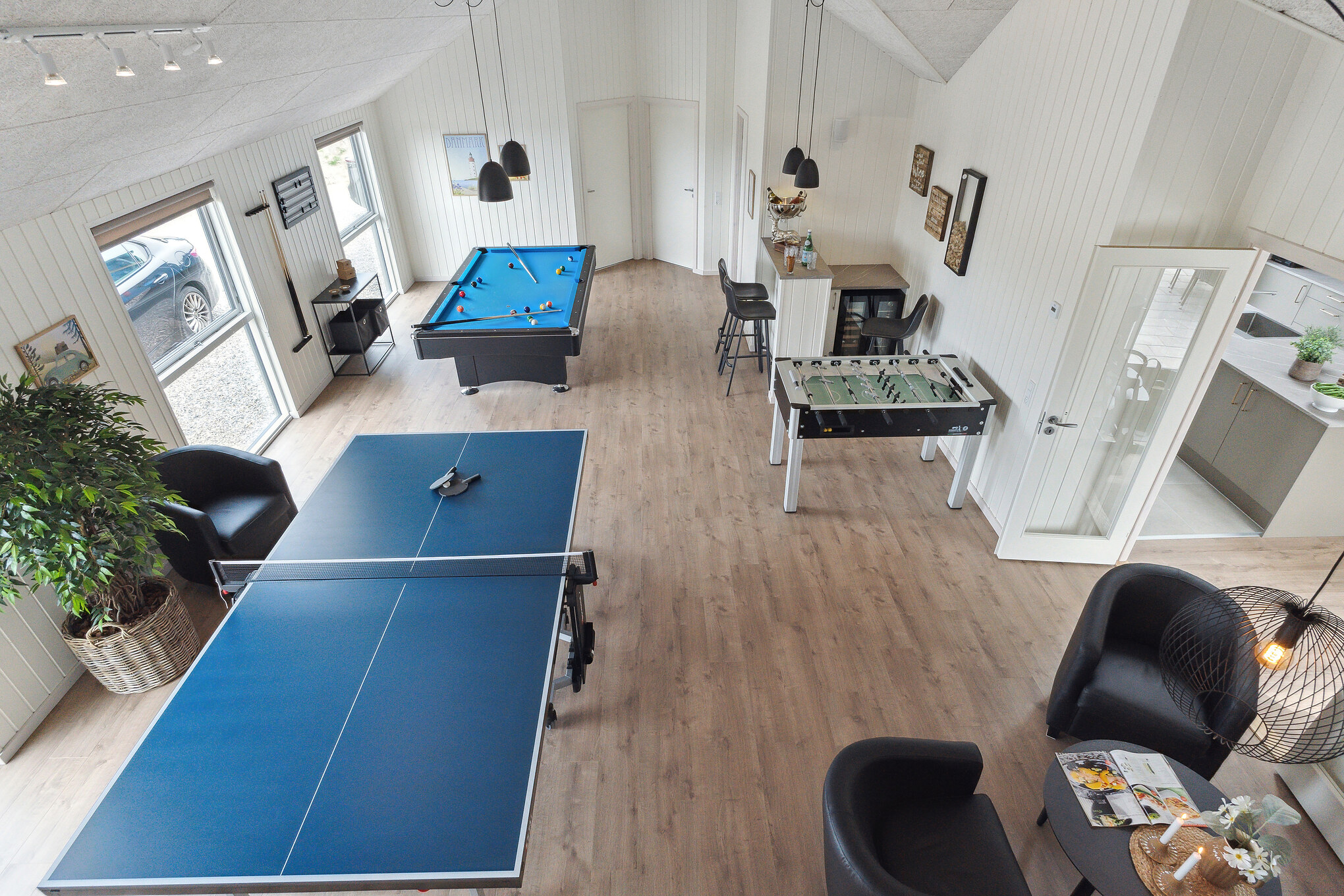 Das Luxusferienhaus 903 für 20 Personen hat einen großen Aktivitätsraum mit u. a. Billard und Darts