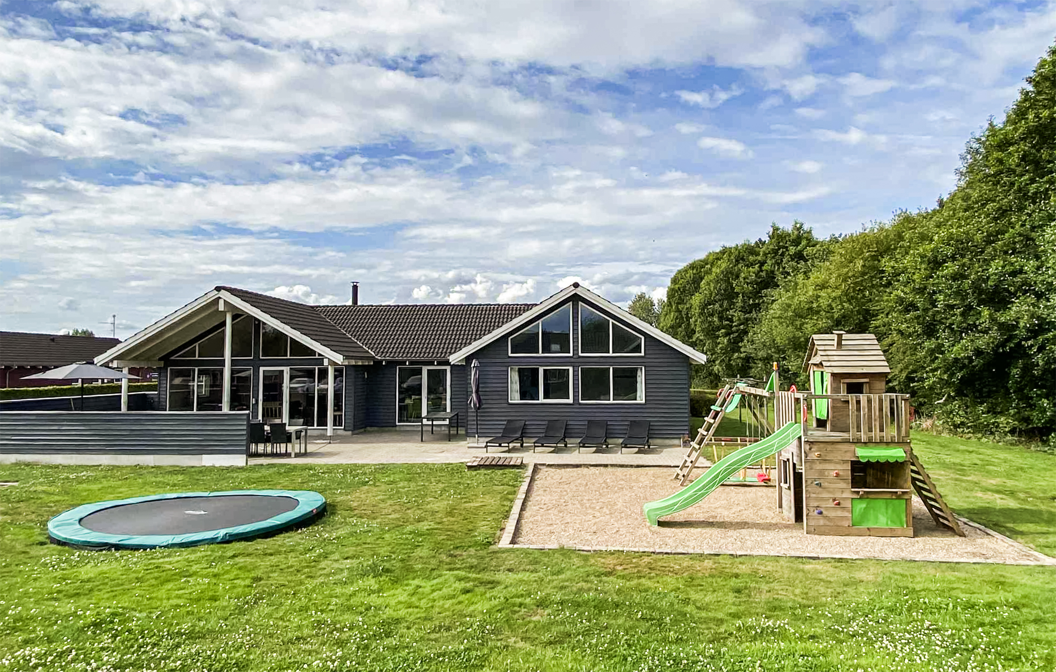 Dieses schöne Poolhaus Nr. 281 mit Platz für 18 Personen liegt in Südjütland