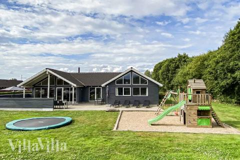 Dieses schöne Poolhaus Nr. 281 mit Platz für 18 Personen liegt in Südjütland