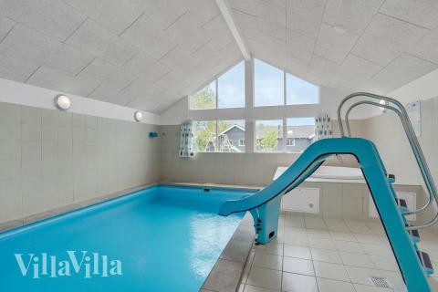 Der schicke Pool im Luxusferienhaus Nr. 281 für 18 Personen