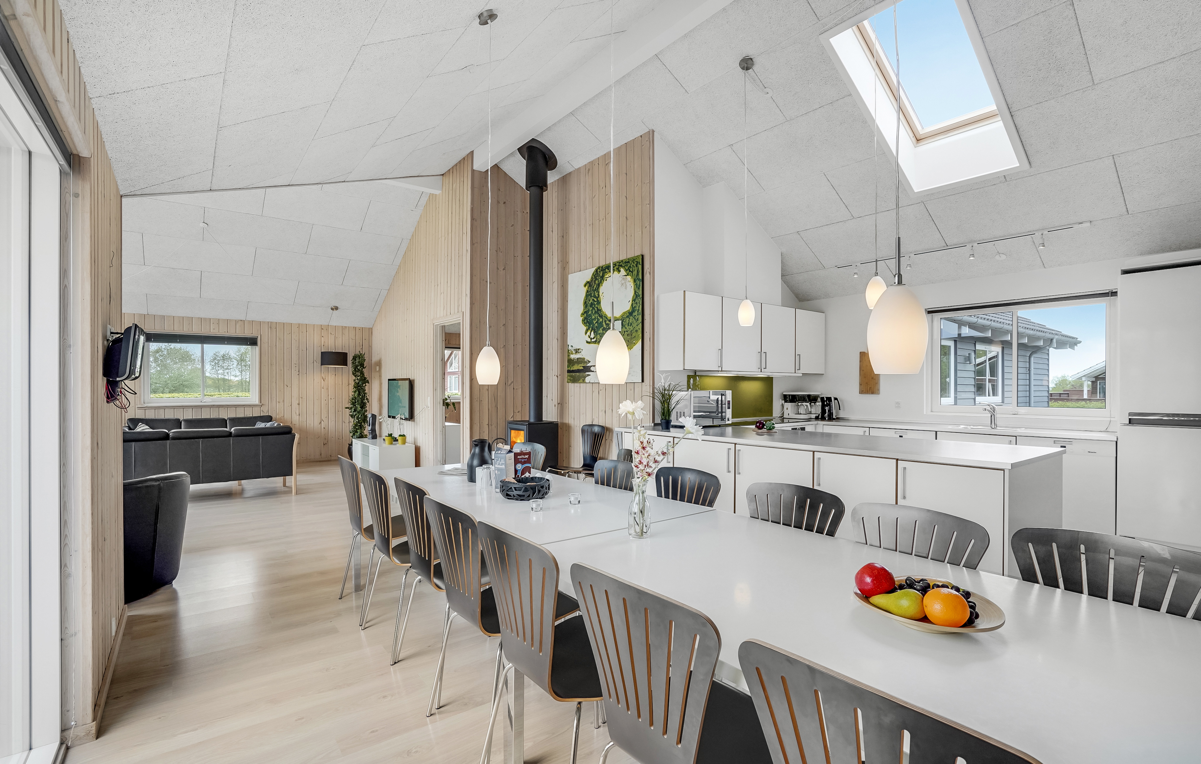 Aufenthaltsraum mit Platz für 18 im Luxusferienhaus Nr. 281.