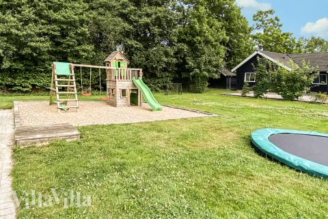 Neben den vielen schönen Stunden, die man im Poolbereich des Hauses verbringen kann, bietet das Luxusferienhaus 281 auch zahlreiche Freizeitangebote im Freien