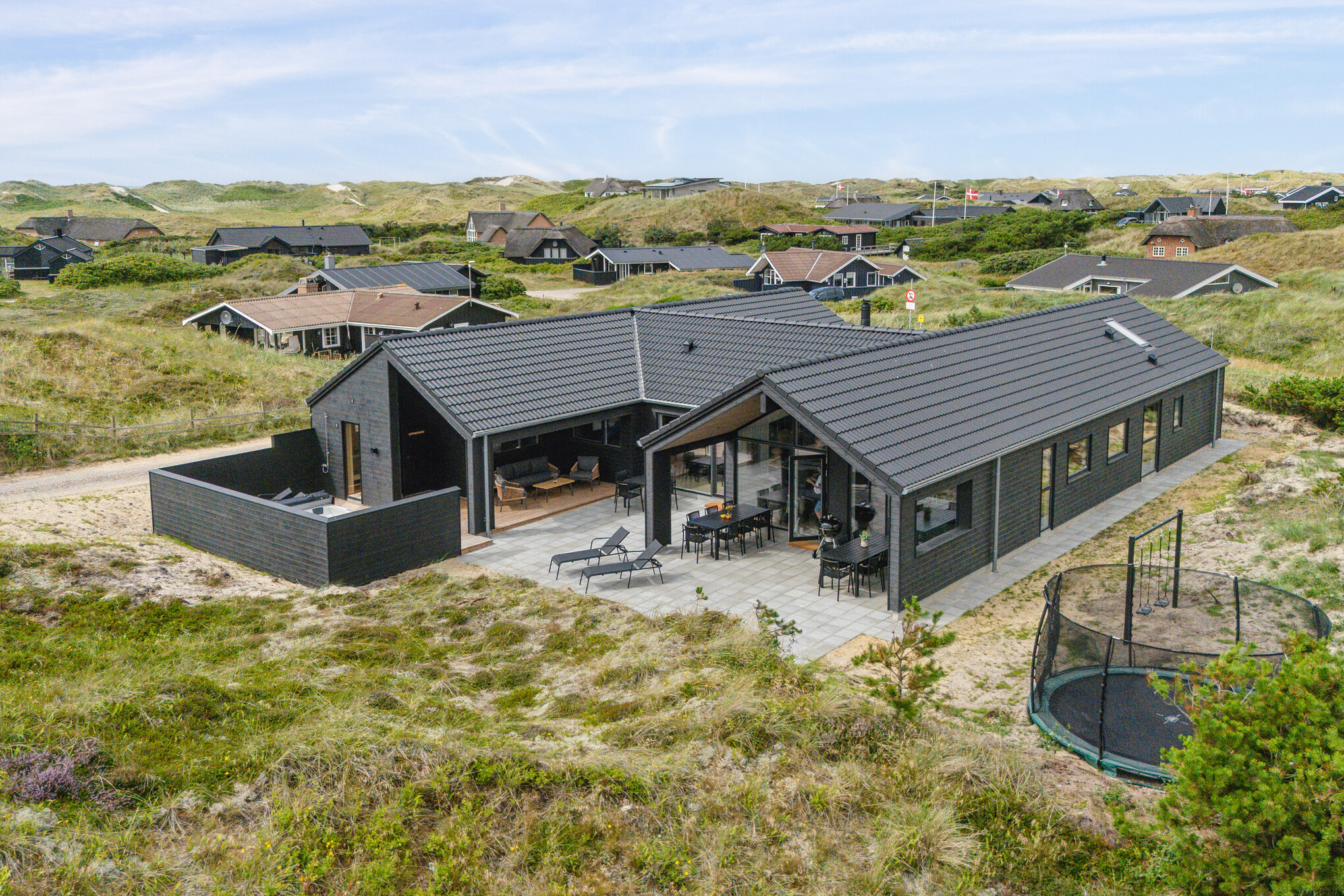 Dieses schöne Poolhaus Nr. 672 mit Platz für 18 Personen liegt in Westjütland
