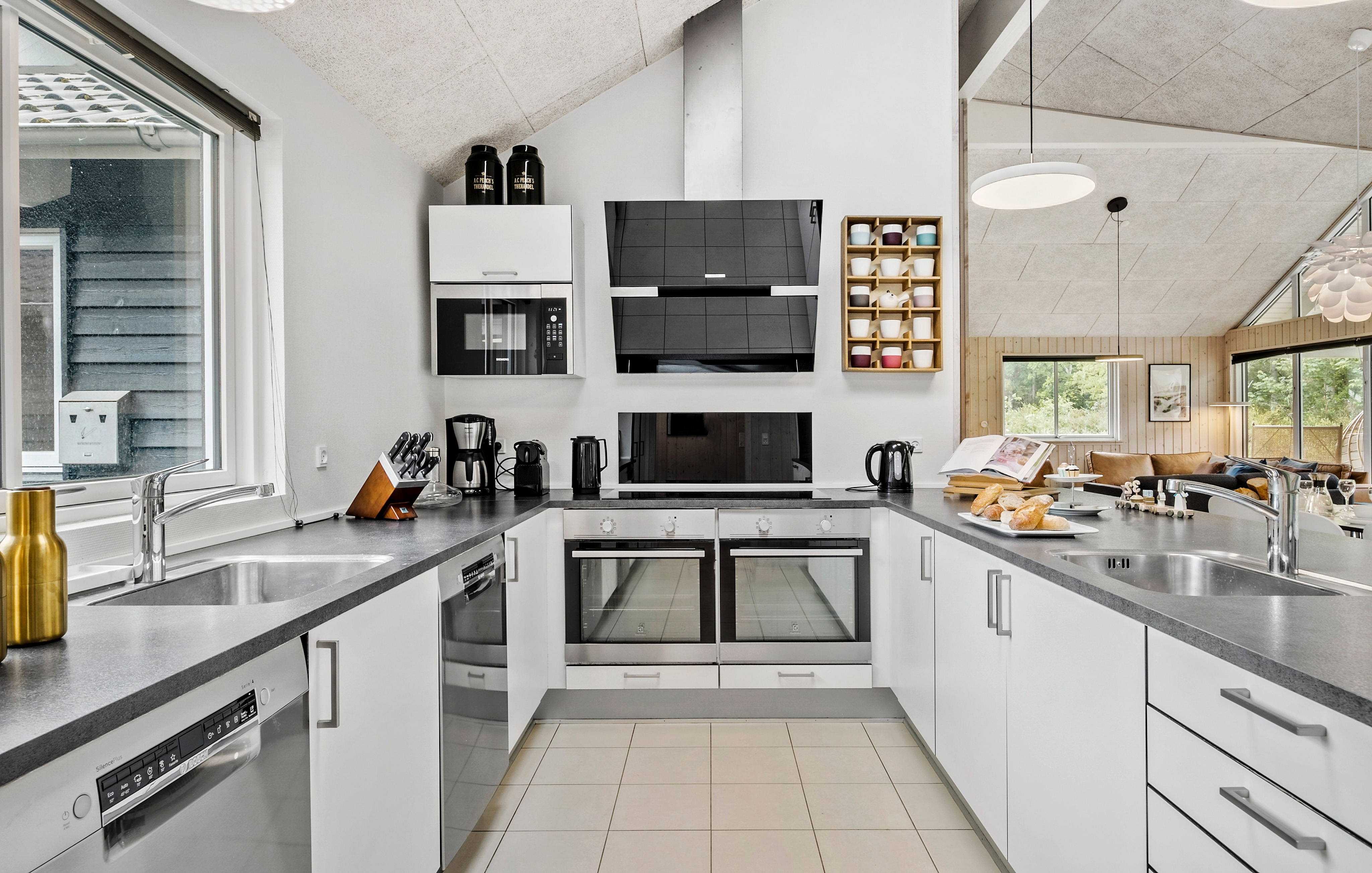 Die Küche in dem Luxusferienhaus Nr. 367 ist so gut ausgestattet, dass man problemlos Mahlzeiten für 18 Personen zubereiten kann.