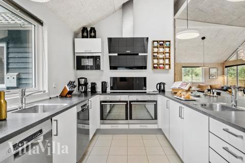 Die Küche in dem Luxusferienhaus Nr. 367 ist so gut ausgestattet, dass man problemlos Mahlzeiten für 18 Personen zubereiten kann.