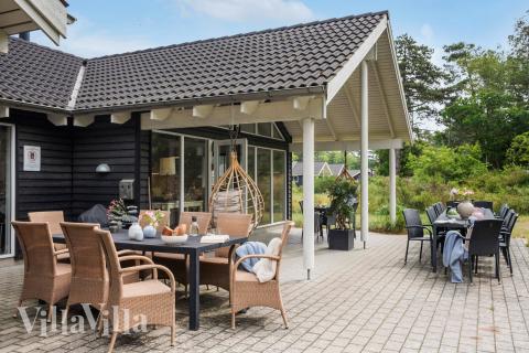 Das Luxusferienhaus Nr. 367 hat eine tolle Terrasse, die mit hochwertigen Gartenmöbeln für 18 Personen ausgestattet ist.