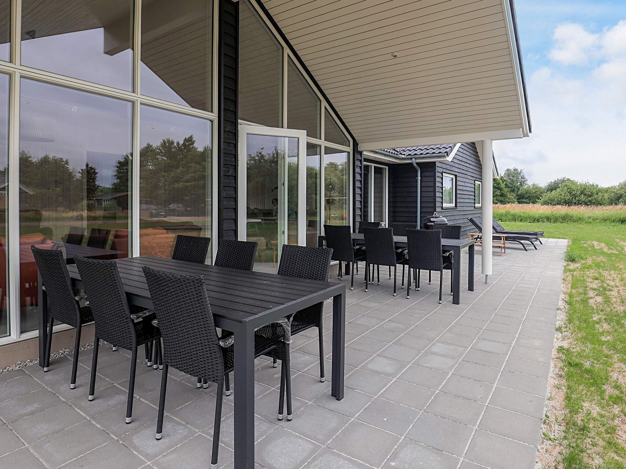 Das Luxusferienhaus Nr. 670 hat eine tolle Terrasse, die mit hochwertigen Gartenmöbeln für 12 Personen ausgestattet ist.