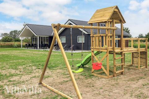 Neben den vielen schönen Stunden, die man im Poolbereich des Hauses verbringen kann, bietet das Luxusferienhaus 670 auch zahlreiche Freizeitangebote im Freien