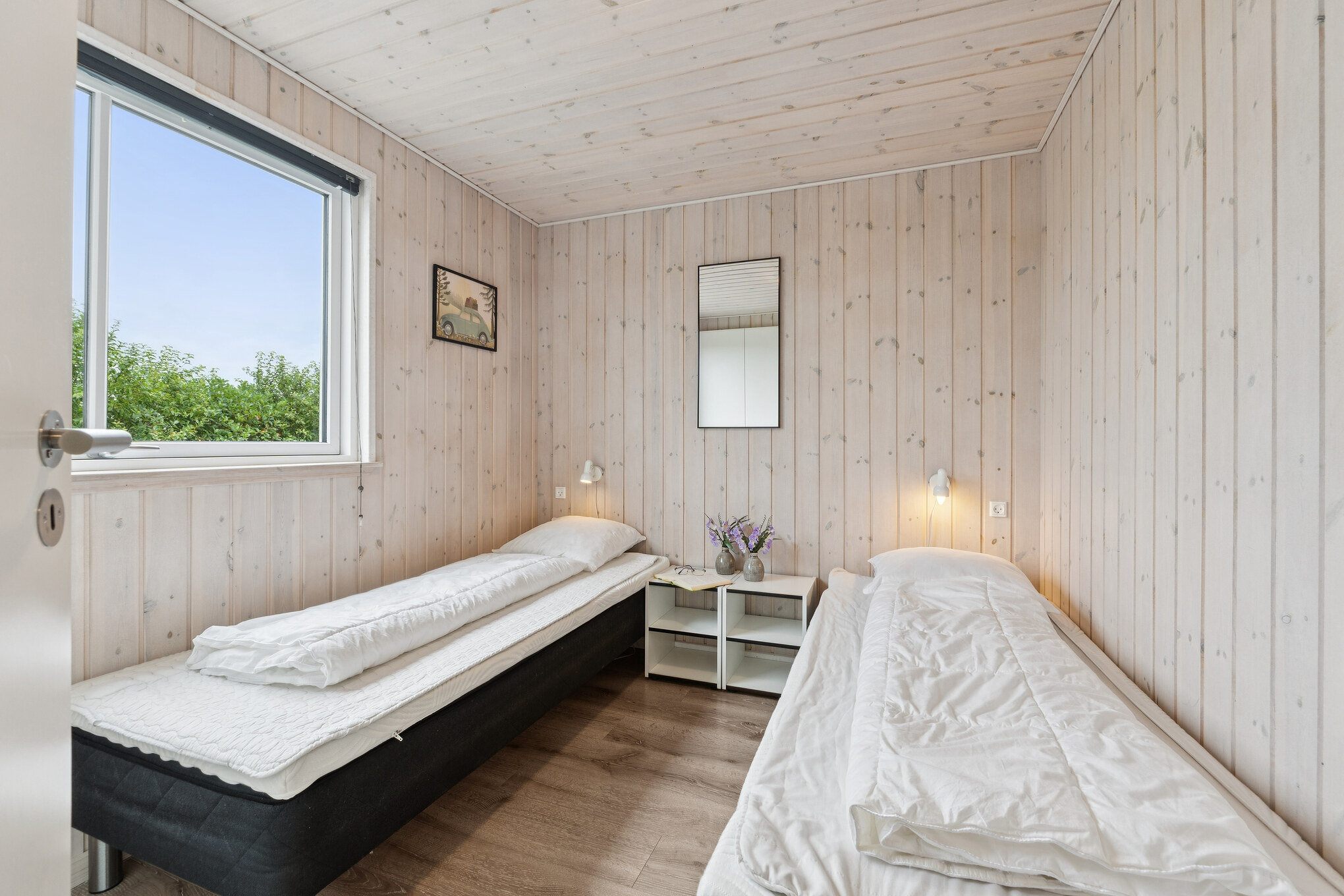 Eines der 9 Schlafzimmer im Luxusferienhaus Nr. 404