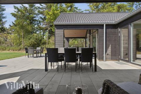 Auf der Terrasse des Ferienhauses Nr. 616 ist Platz für 16 Personen.