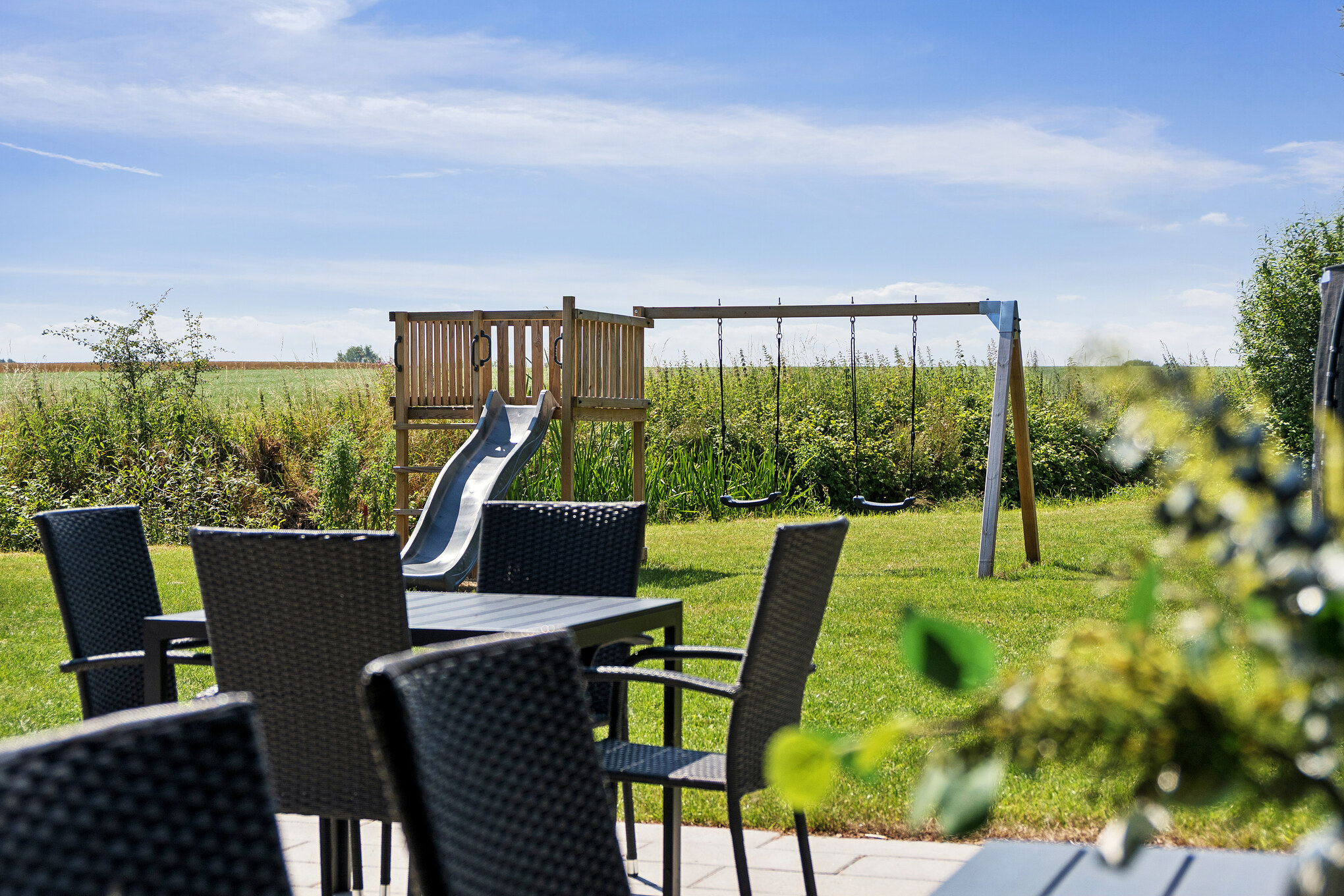 Große Terrasse am Luxusferienhaus Nr. 616 in Fünen und seine Inseln.