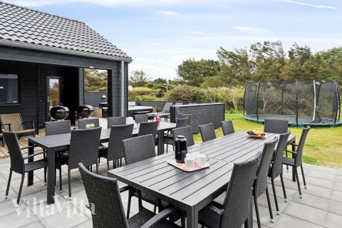 Genießen Sie einen Grillabend auf der Terrasse des Luxusferienhauses Nr. 659 in Nordjütland