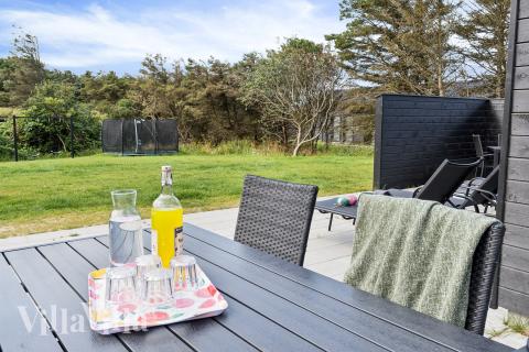 Auf der Terrasse des Ferienhauses Nr. 658 ist Platz für 20 Personen.