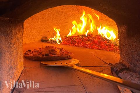 Ferienhaus mit 8 Schlafzimmern und Platz für 20 Gäste.